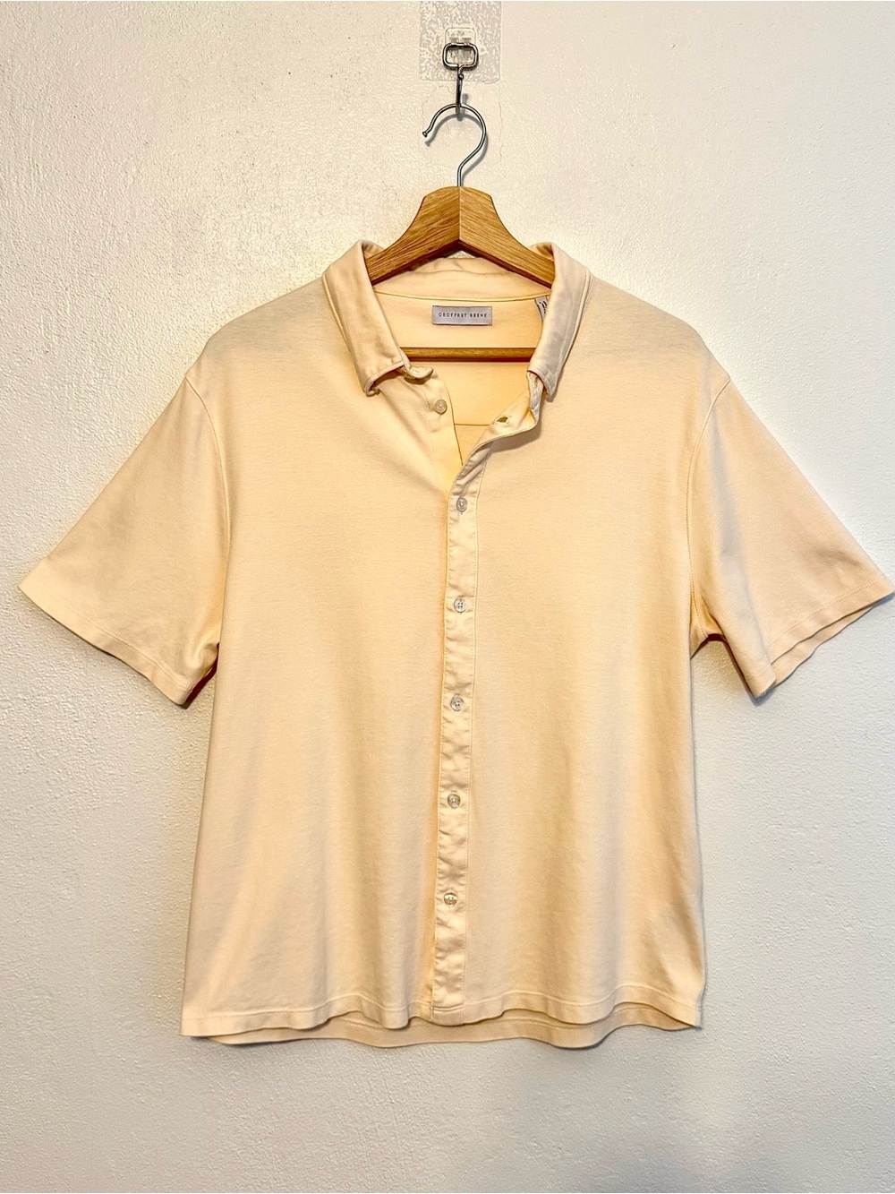 Geoffrey Beene Soft Pastel Yellow Short Sleeve Button Down Knit Polo Shirt Med.